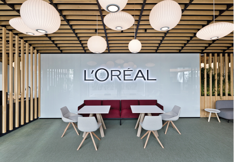 Break and relaxation area in L’Oréal, Kokkinou Kourkoulas Architects